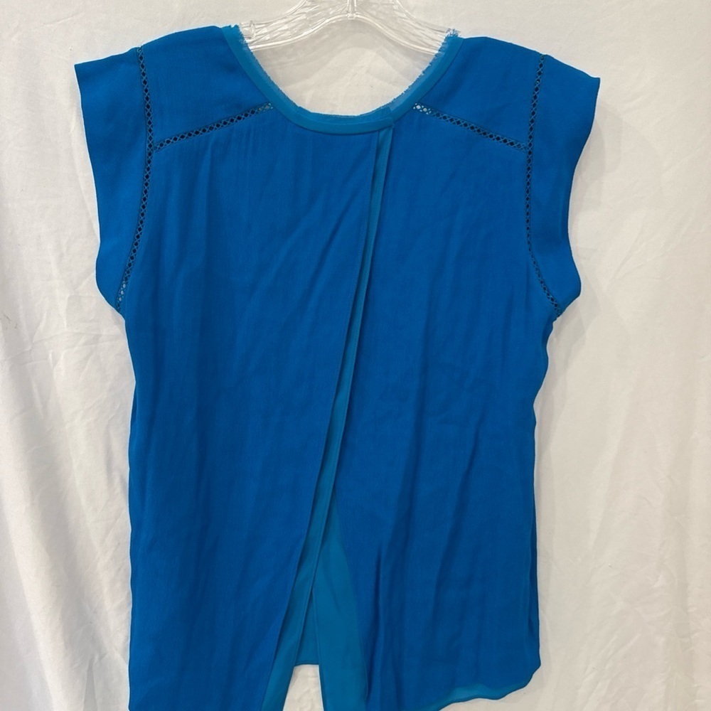 REBECCA TAYLOR Blue split back Top sz 6
Rayon poly spandex - Picture 4 of 6